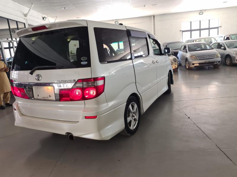  Used Toyota Alphard 3 in Botswana
