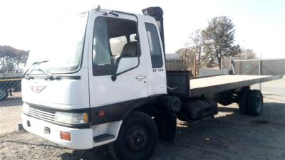 1996 HINO 10-146 tow bed truck in Botswana