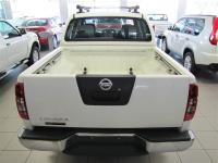 Nissan Navara LE for sale in Botswana - 4