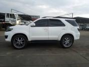 2014 TOYOTA FORTUNER 3.0D-4D 4x4 for sale in Botswana - 0