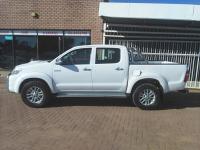 Toyota Hilux D4D for sale in Botswana - 8