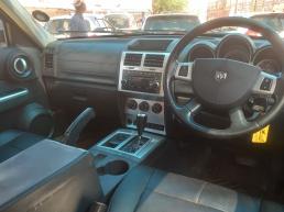 Dodge Neon Dodge Nitro 2.8 CRD for sale in Botswana - 5