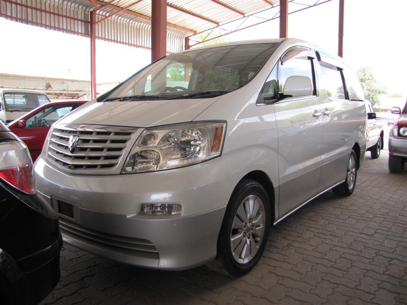 Toyota alphard черный