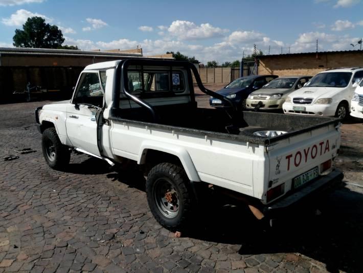 Used damaged Toyota Land Cruiser 4.2d for sale in Gaborone Buy Used damaged Toyota Land