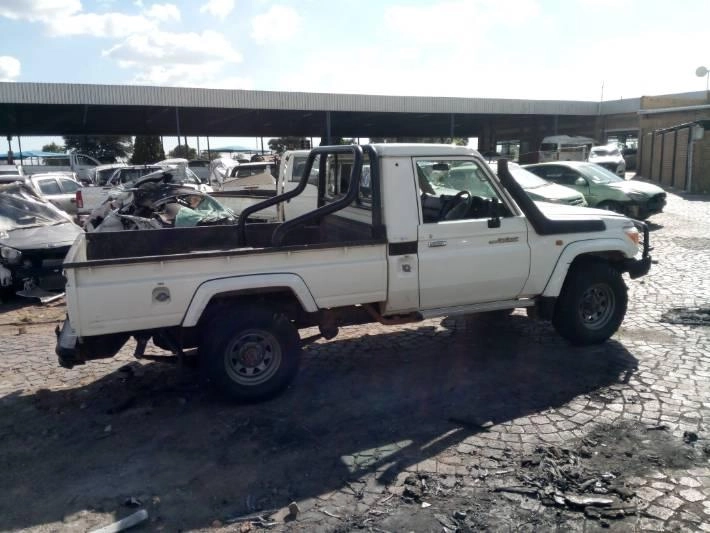 Used damaged Toyota Land Cruiser 4.2d for sale in Gaborone Buy Used