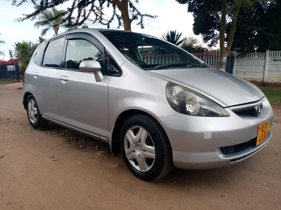 Buy Honda Fit in Harare Price for is 2700 ZWD cars for sale