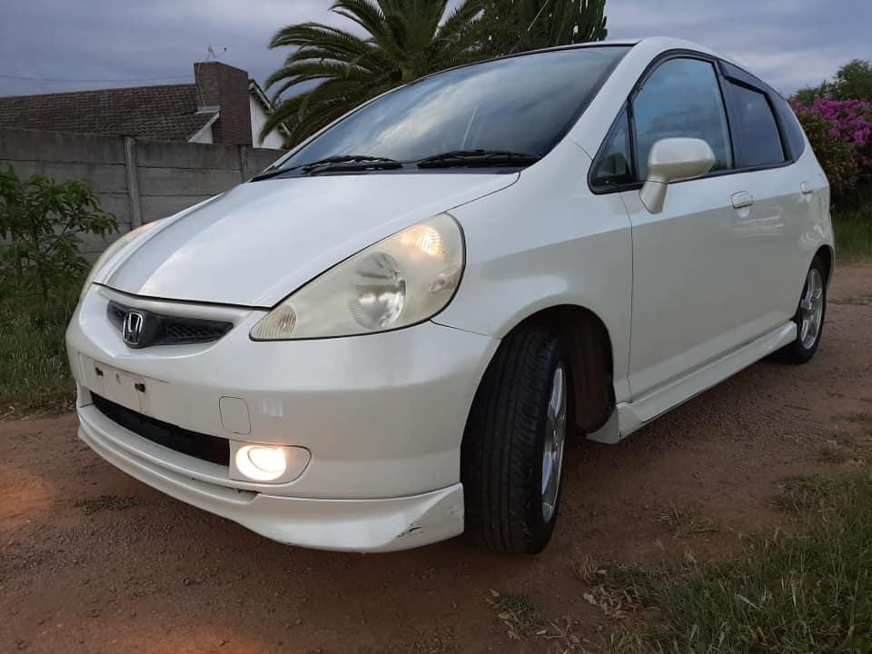 Buy Honda Fit in Bulawayo Price for is 3300 ZWD cars for sale