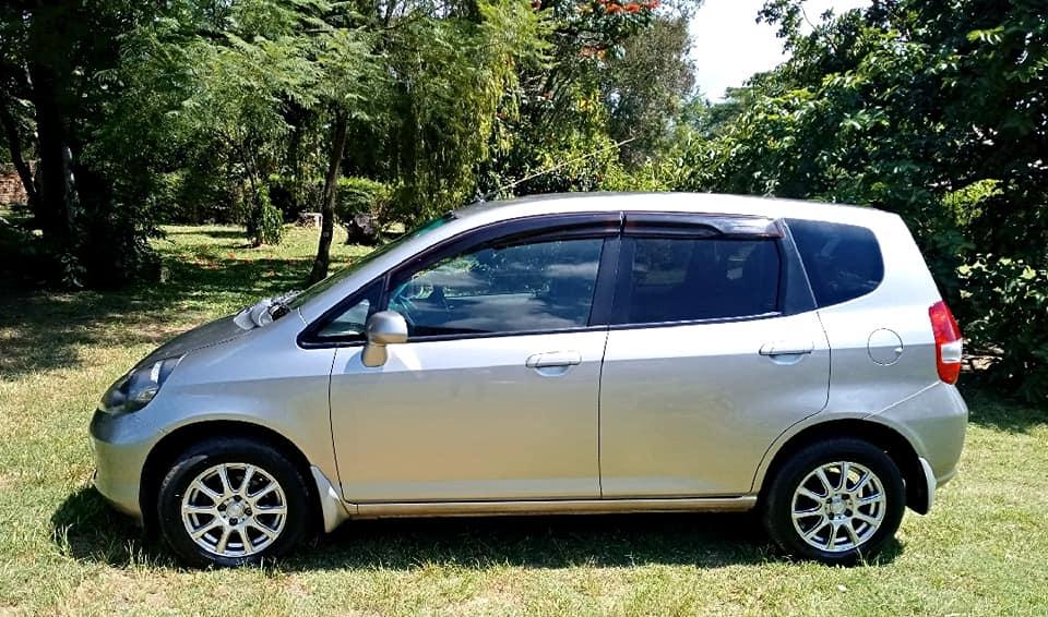 Buy Honda Fit in Harare Price for is 3600 ZWD cars for sale
