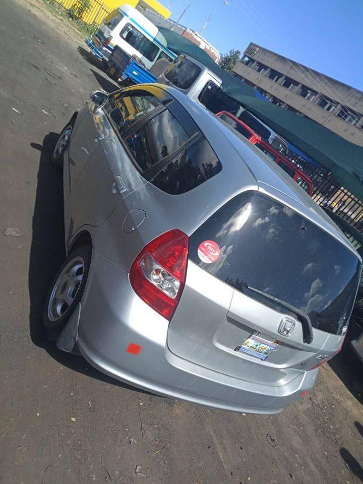 Buy Honda Fit in Masvingo Price for is 3400 ZWD cars for sale
